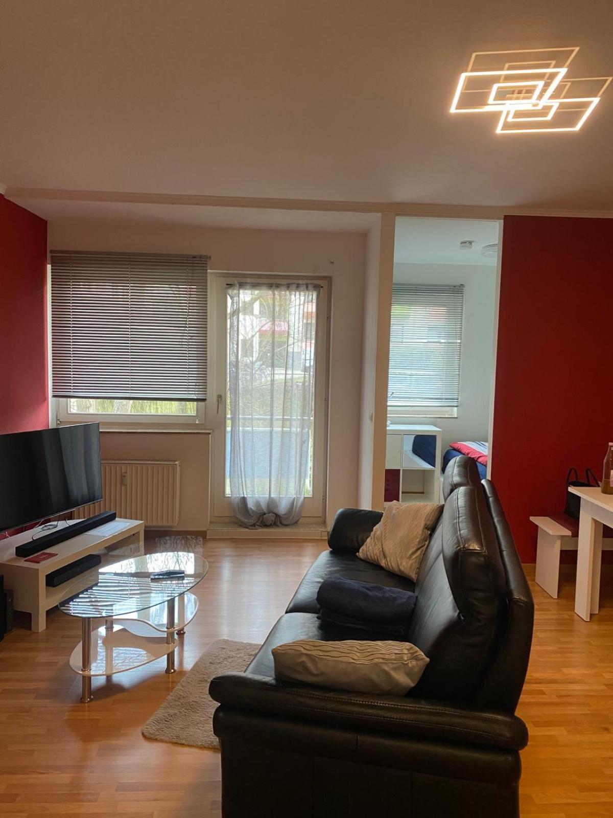 Zwei Zimmer Appartment Mit Balkon Und Stellplatz Voll Moebliert Trier Exterior foto
