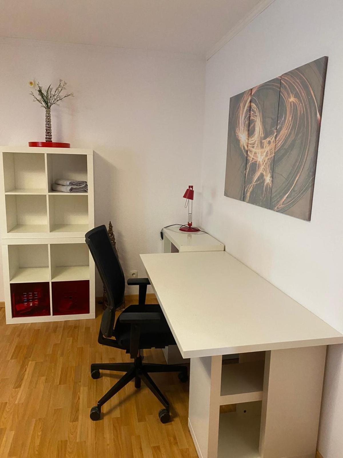 Zwei Zimmer Appartment Mit Balkon Und Stellplatz Voll Moebliert Trier Exterior foto